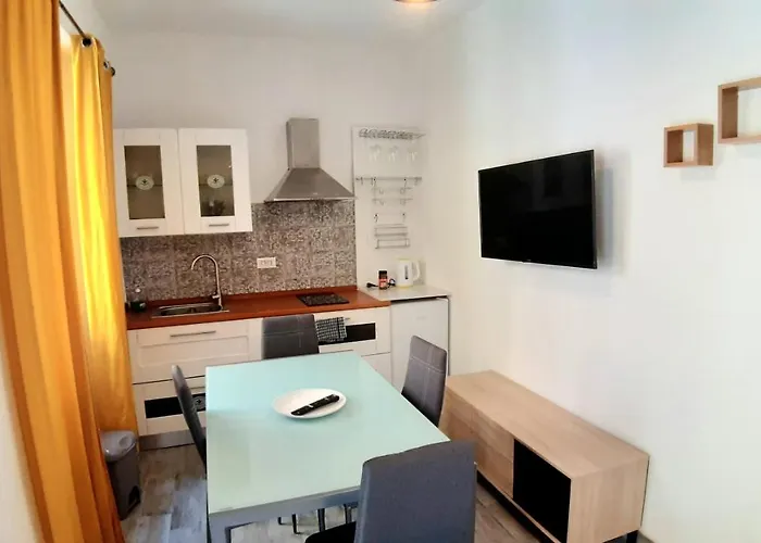 Domo In Terranoa, Old Town Appartement *